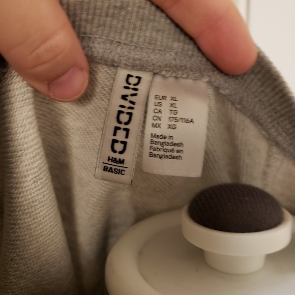 H&M Long Sleeve Semi Crop Sweater - Picture 4 of 5